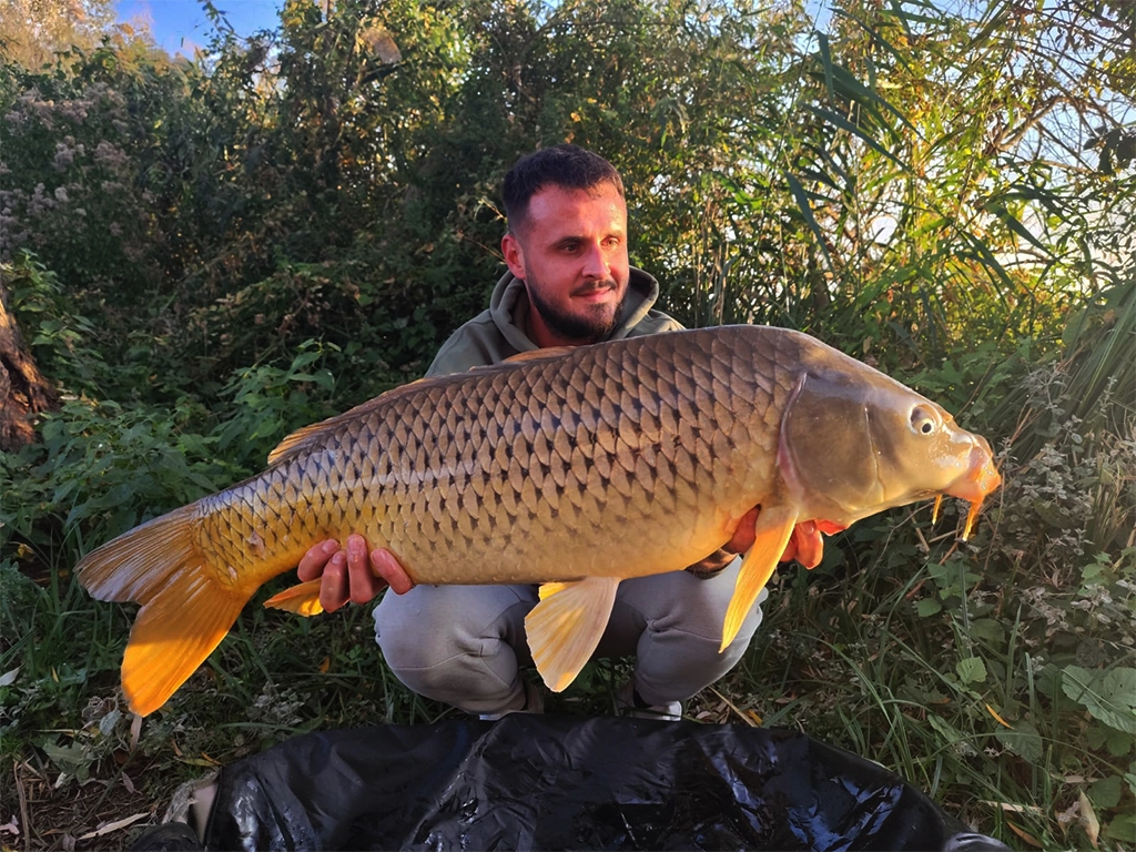 Farkas Péter Q-Baits teszthorgász