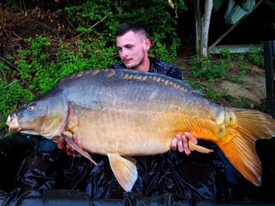 Mihalovics Milán Q-Baits teszthorgász