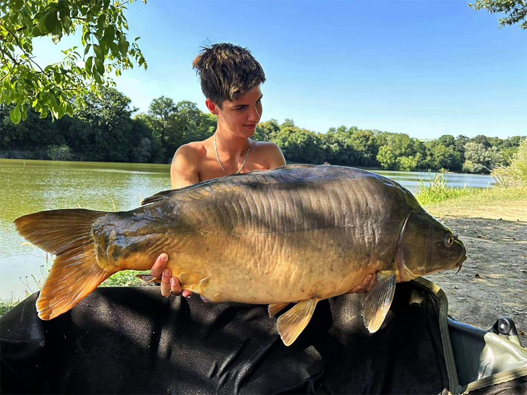 Tóth Szilárd Q-Baits teszthorgász